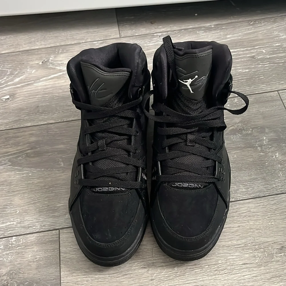 Jordan Sneakers - Picture 2 of 5